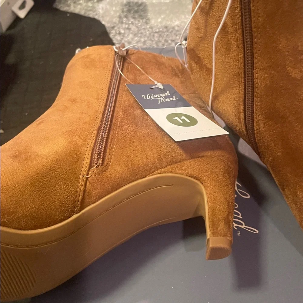 Universal threads ultrasuede cognac kitten heel boots new in box 11 m